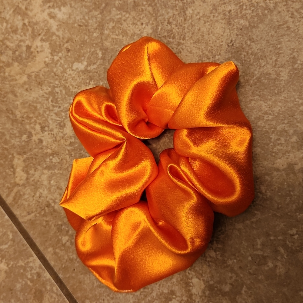 🐻 New Hair Scrunchie